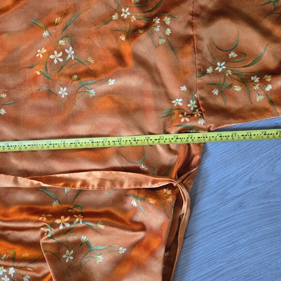 Copper colored silky robe - Picture 14 of 16
